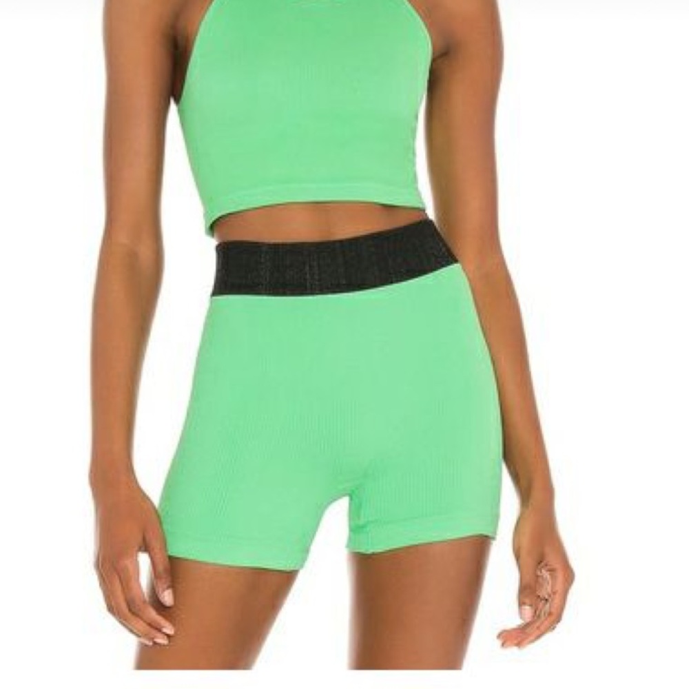 Free People Movement Seamless Prajna Short Fresh Cut M/L - Picture 3 of 11